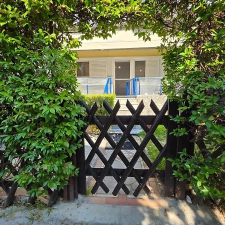 빌라 Gardens Villa, 페프코초리